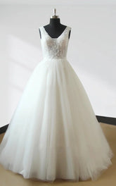 Ball Gown Tulle Lace Wedding Dress With Beading
