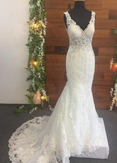 Beaded Lace Appliques V-Neck Sleeveless Mermaid Wedding Dresses