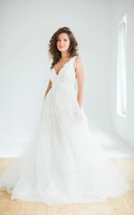 A-Line Sleeveless V-Neck Lace Satin Weddig Dress