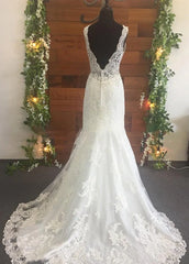 Beaded Lace Appliques V-Neck Sleeveless Mermaid Wedding Dresses