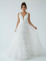 A Line White Tulle Lace Sleeveless Flowers Wedding Dresses