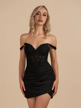 Black - Bodycon Sweetheart Homecoming Dress with Lace Appliques