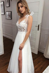 A Line V Neck Straps Tulle Split Wedding Dress/Bridal Gown with Lace